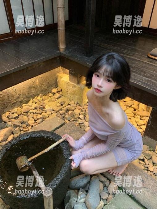52吾爱吃瓜网发布网友热评，带你一起解读吃瓜背后的趣事！