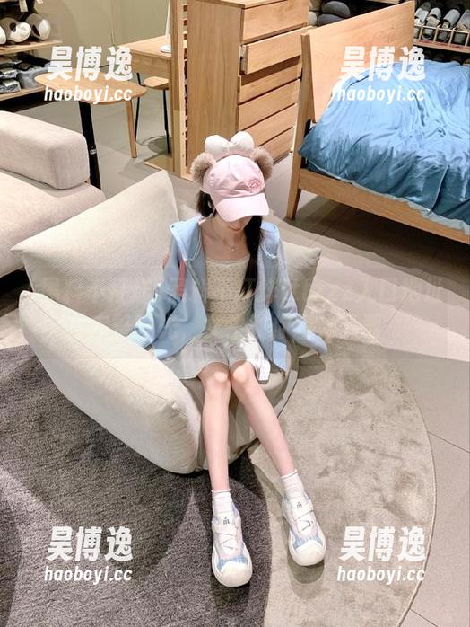 黑料不打烊tttzzz入口地址完整曝光，女生教你轻松下载